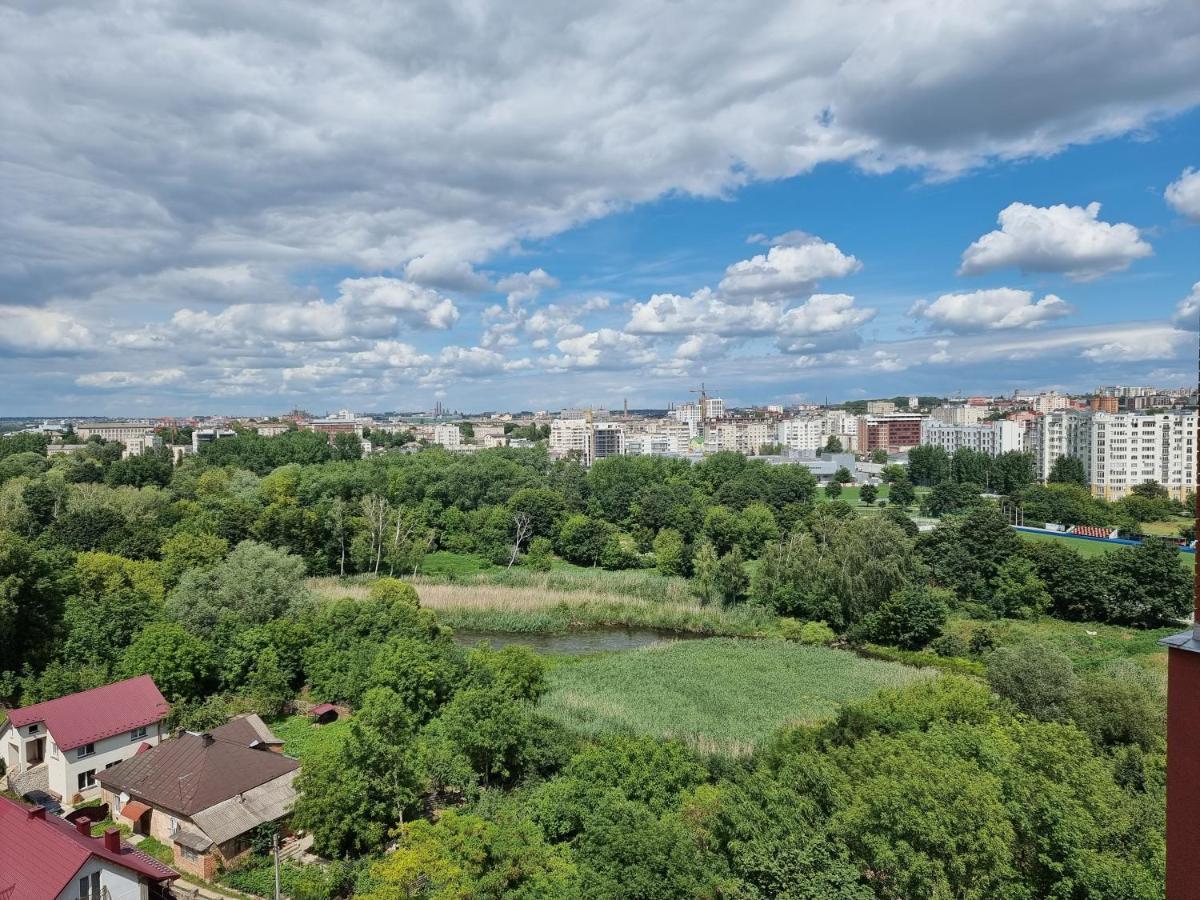 Світло Цілодобово Просторі Апартаменти Біля Гідропарку Топільче Ternopil Buitenkant foto